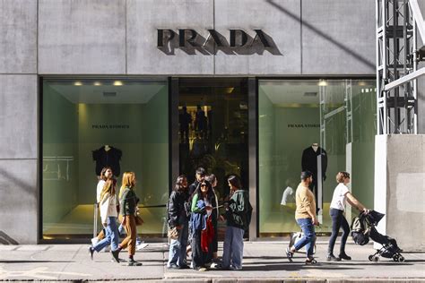 prada showroom new york|Prada buys madison avenue site.